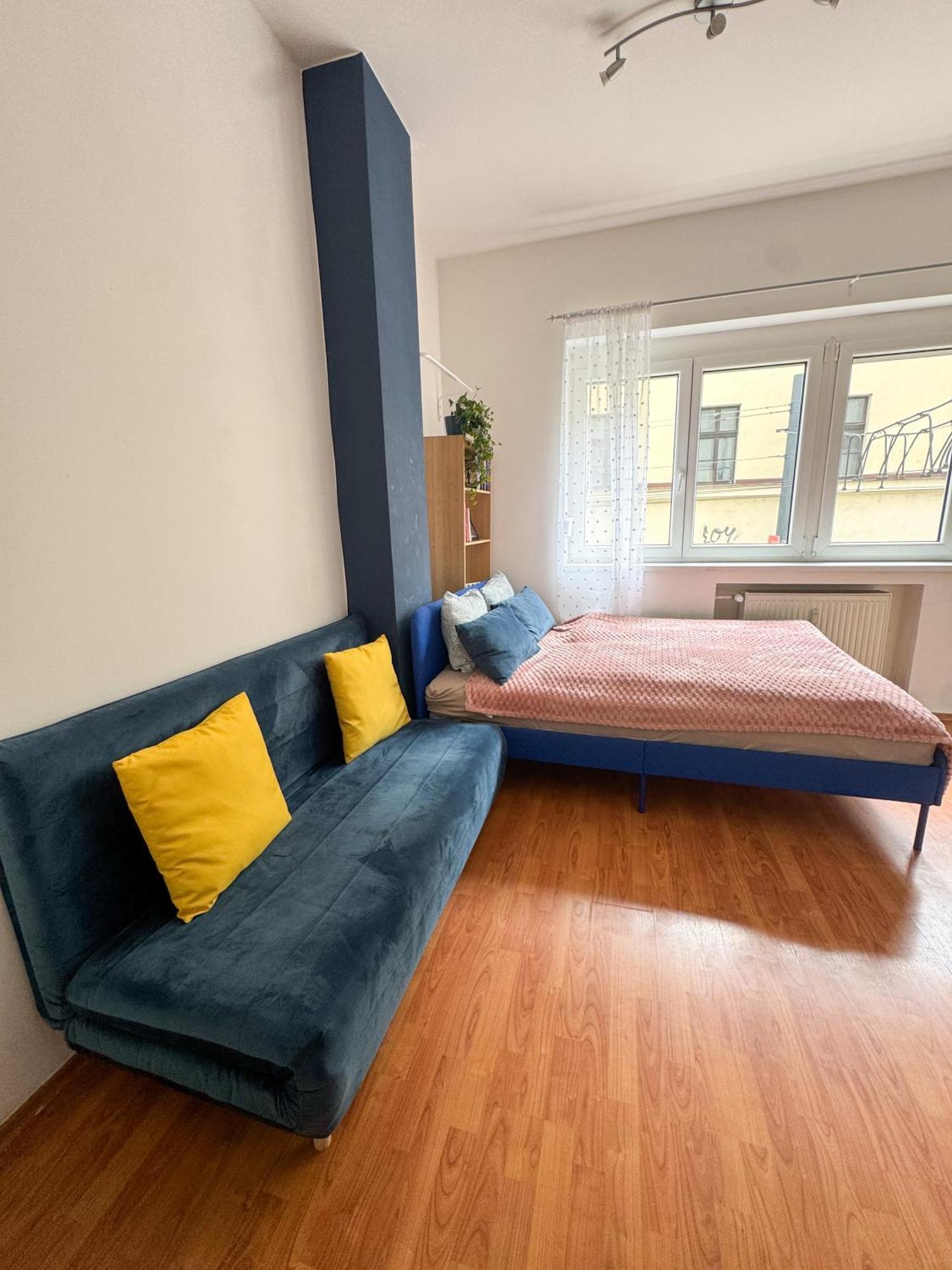 Old Town Cozy Studio In City Center Братислава Екстер'єр фото