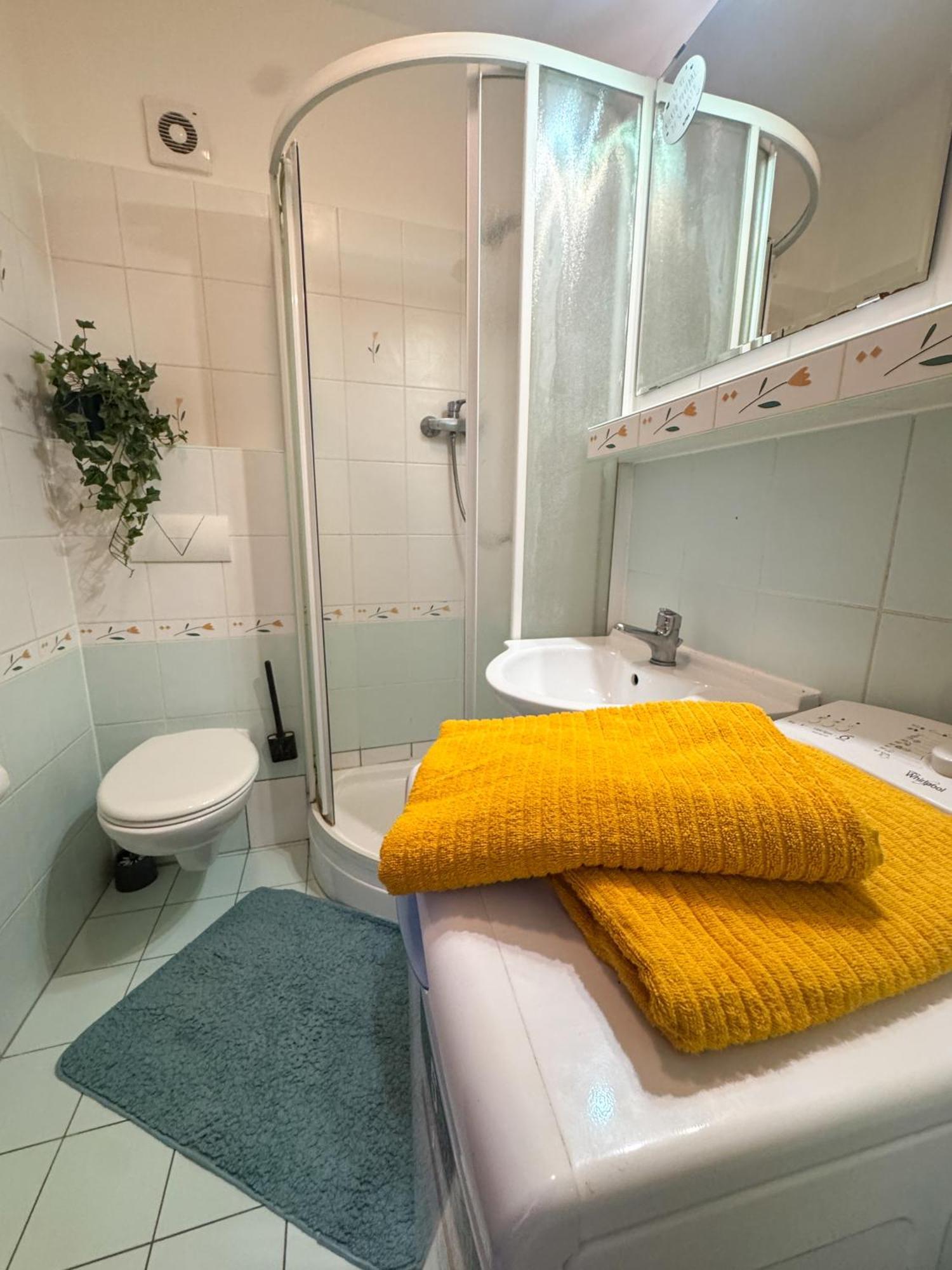 Old Town Cozy Studio In City Center Братислава Екстер'єр фото